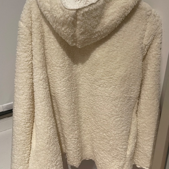 ReachMe Oversized Sherpa Jacket (2 available) - Picture 6 of 8